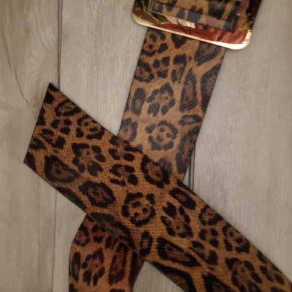 Wide cougar faux leather belt Amp up outfit - Picture 4 of 4